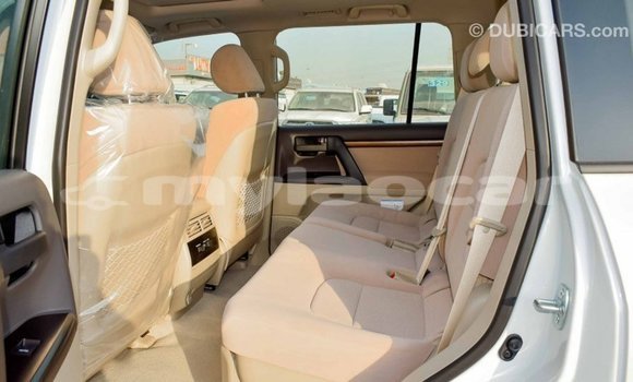 Buy Import Toyota Land Cruiser White Car in Import - Dubai in Attapeu Province Buy Import Toyota Land Cruiser White Car in Import - Dubai in Attapeu Province
