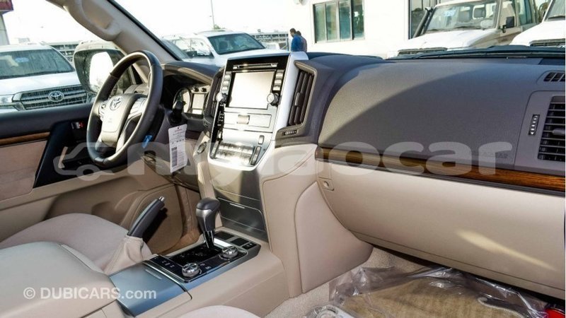 Big with watermark toyota land cruiser attapeu province import dubai 2663