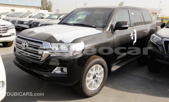 Acheter Import Voiture Toyota Land Cruiser Noir à Import - Dubai, Attapeu Province Acheter Import Voiture Toyota Land Cruiser Noir à Import - Dubai, Attapeu Province