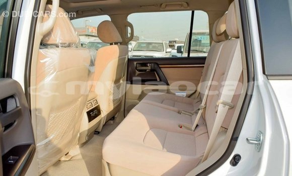 Buy Import Toyota Land Cruiser White Car in Import - Dubai in Attapeu Province Buy Import Toyota Land Cruiser White Car in Import - Dubai in Attapeu Province