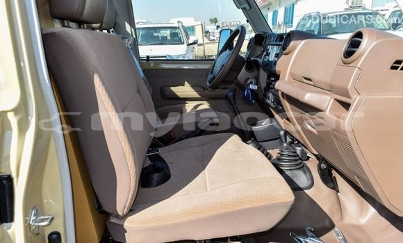 Buy Import Toyota Land Cruiser Beige Car in Import - Dubai in Attapeu Province Buy Import Toyota Land Cruiser Beige Car in Import - Dubai in Attapeu Province