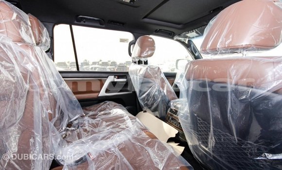 Acheter Import Voiture Toyota Land Cruiser Noir à Import - Dubai, Attapeu Province Acheter Import Voiture Toyota Land Cruiser Noir à Import - Dubai, Attapeu Province