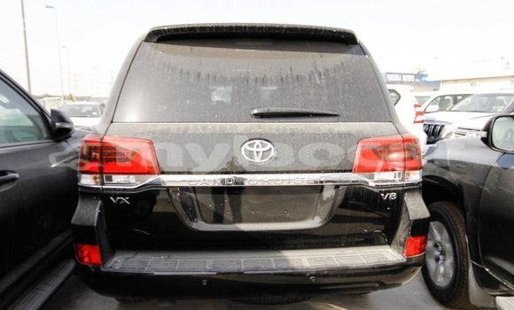 Acheter Import Voiture Toyota Land Cruiser Noir à Import - Dubai, Attapeu Province Acheter Import Voiture Toyota Land Cruiser Noir à Import - Dubai, Attapeu Province