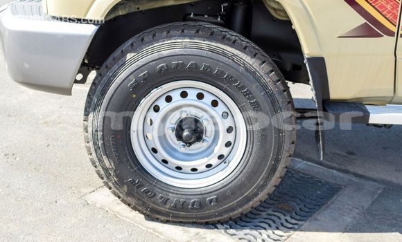 Buy Import Toyota Land Cruiser Beige Car in Import - Dubai in Attapeu Province Buy Import Toyota Land Cruiser Beige Car in Import - Dubai in Attapeu Province