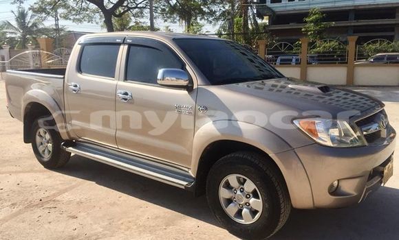 Buy Used Toyota Hilux Brown Car in Vientiane in Vientiane Province