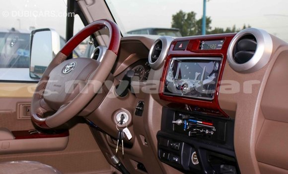 Buy Import Toyota Land Cruiser Beige Car in Import - Dubai in Attapeu Province Buy Import Toyota Land Cruiser Beige Car in Import - Dubai in Attapeu Province