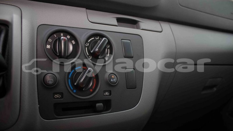 Big with watermark nissan urvan attapeu province import dubai 2679