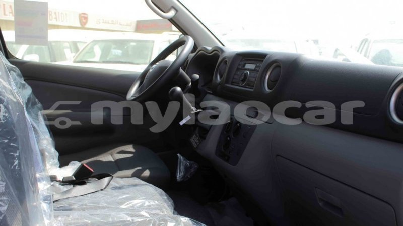 Big with watermark nissan urvan attapeu province import dubai 2679