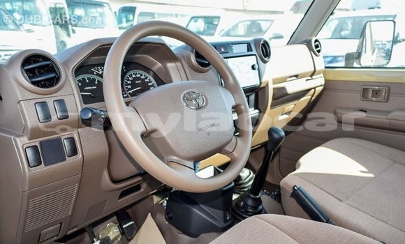 Buy Import Toyota Land Cruiser Beige Car in Import - Dubai in Attapeu Province Buy Import Toyota Land Cruiser Beige Car in Import - Dubai in Attapeu Province