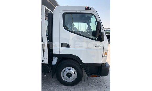 Buy Import Mitsubishi Carisma White Car in Import - Dubai in Attapeu Province Buy Import Mitsubishi Carisma White Car in Import - Dubai in Attapeu Province