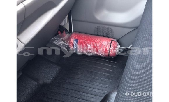 Buy Import Mitsubishi Carisma White Car in Import - Dubai in Attapeu Province Buy Import Mitsubishi Carisma White Car in Import - Dubai in Attapeu Province