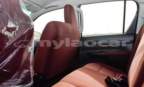 Buy Import Toyota Hilux White Car in Import - Dubai in Attapeu Province Buy Import Toyota Hilux White Car in Import - Dubai in Attapeu Province