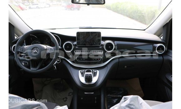 Buy Import Mercedes-Benz 250 Black Car in Import - Dubai in Attapeu Province Buy Import Mercedes-Benz 250 Black Car in Import - Dubai in Attapeu Province