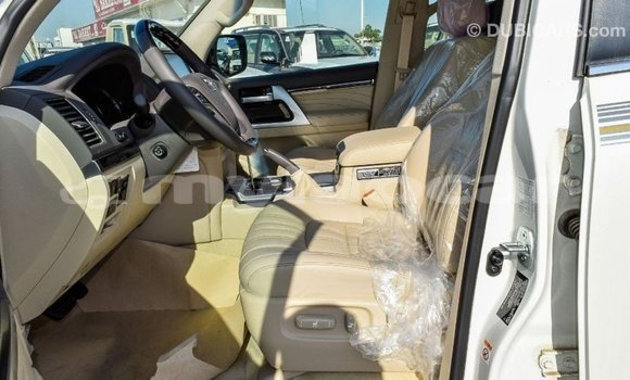 ຊື້ ການ ນຳ ເຂົ້າ Toyota Land Cruiser White ລົດ ໃນ Import - Dubai ໃນ Attapeu Province ຊື້ ການ ນຳ ເຂົ້າ Toyota Land Cruiser White ລົດ ໃນ Import - Dubai ໃນ Attapeu Province