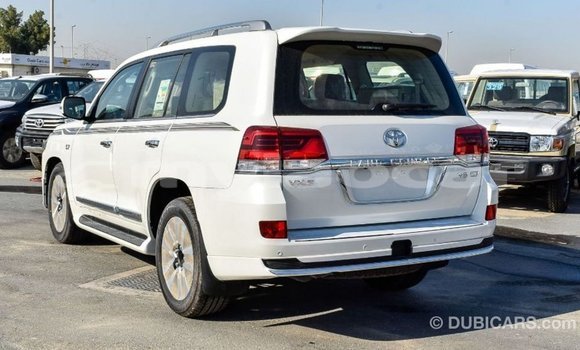 ຊື້ ການ ນຳ ເຂົ້າ Toyota Land Cruiser White ລົດ ໃນ Import - Dubai ໃນ Attapeu Province ຊື້ ການ ນຳ ເຂົ້າ Toyota Land Cruiser White ລົດ ໃນ Import - Dubai ໃນ Attapeu Province