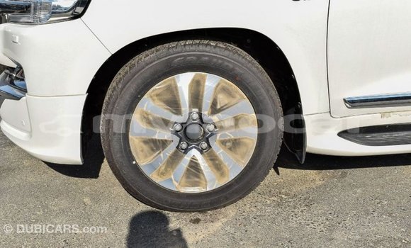 ຊື້ ການ ນຳ ເຂົ້າ Toyota Land Cruiser White ລົດ ໃນ Import - Dubai ໃນ Attapeu Province ຊື້ ການ ນຳ ເຂົ້າ Toyota Land Cruiser White ລົດ ໃນ Import - Dubai ໃນ Attapeu Province