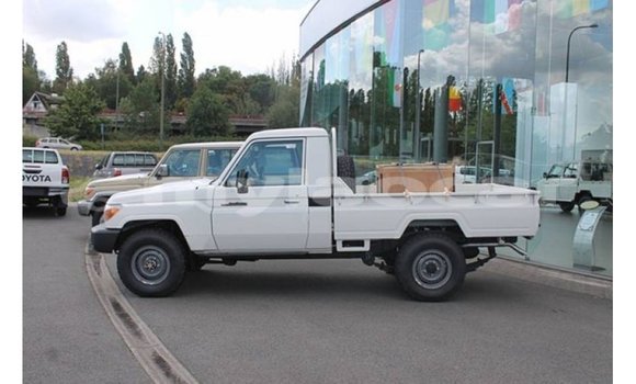 Buy Import Toyota Land Cruiser White Car in Import - Dubai in Attapeu Province Buy Import Toyota Land Cruiser White Car in Import - Dubai in Attapeu Province