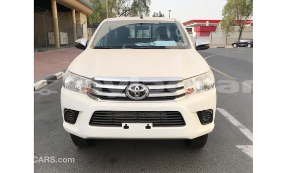 Acheter Import Voiture Toyota Hilux Blanc à Import - Dubai, Attapeu Province Acheter Import Voiture Toyota Hilux Blanc à Import - Dubai, Attapeu Province