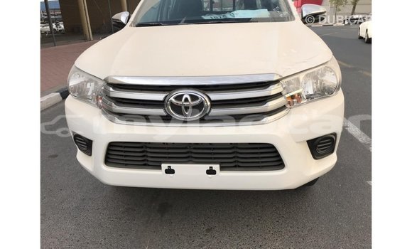 Acheter Import Voiture Toyota Hilux Blanc à Import - Dubai, Attapeu Province Acheter Import Voiture Toyota Hilux Blanc à Import - Dubai, Attapeu Province