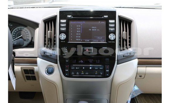 Buy Import Toyota Land Cruiser White Car in Import - Dubai in Attapeu Province Buy Import Toyota Land Cruiser White Car in Import - Dubai in Attapeu Province