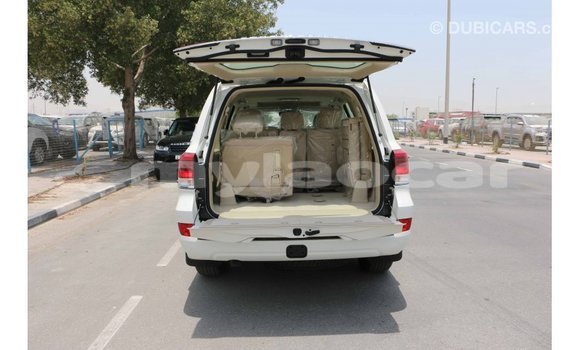 Buy Import Toyota Land Cruiser White Car in Import - Dubai in Attapeu Province Buy Import Toyota Land Cruiser White Car in Import - Dubai in Attapeu Province