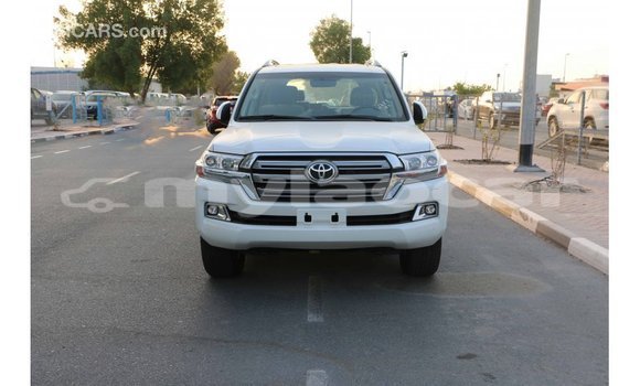 Buy Import Toyota Land Cruiser White Car in Import - Dubai in Attapeu Province Buy Import Toyota Land Cruiser White Car in Import - Dubai in Attapeu Province