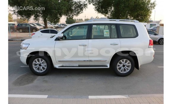 Buy Import Toyota Land Cruiser White Car in Import - Dubai in Attapeu Province Buy Import Toyota Land Cruiser White Car in Import - Dubai in Attapeu Province