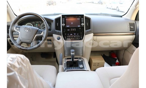 Buy Import Toyota Land Cruiser White Car in Import - Dubai in Attapeu Province Buy Import Toyota Land Cruiser White Car in Import - Dubai in Attapeu Province