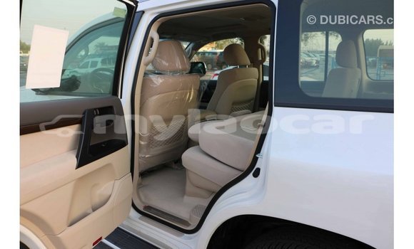Buy Import Toyota Land Cruiser White Car in Import - Dubai in Attapeu Province Buy Import Toyota Land Cruiser White Car in Import - Dubai in Attapeu Province