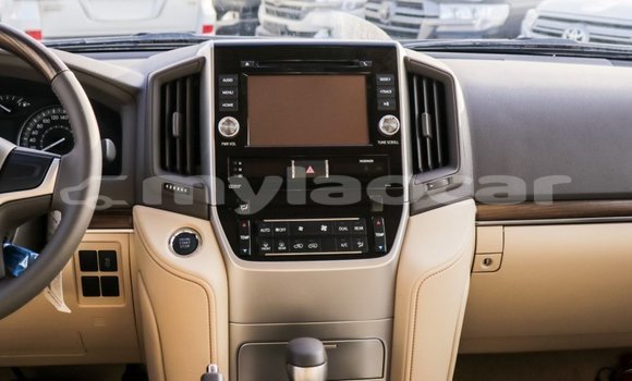 Buy Import Toyota Land Cruiser White Car in Import - Dubai in Attapeu Province Buy Import Toyota Land Cruiser White Car in Import - Dubai in Attapeu Province