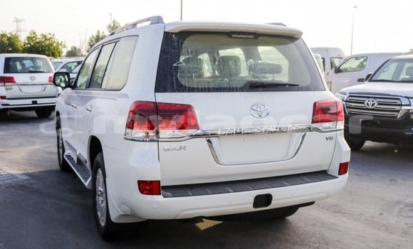 Buy Import Toyota Land Cruiser White Car in Import - Dubai in Attapeu Province Buy Import Toyota Land Cruiser White Car in Import - Dubai in Attapeu Province