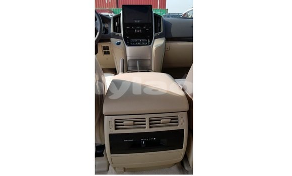 Buy Import Toyota Land Cruiser White Car in Import - Dubai in Attapeu Province Buy Import Toyota Land Cruiser White Car in Import - Dubai in Attapeu Province