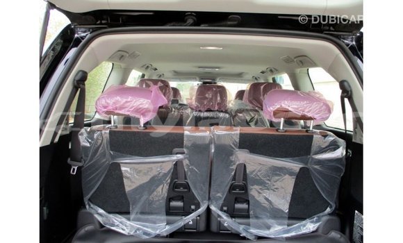 Acheter Import Voiture Toyota Land Cruiser Noir à Import - Dubai, Attapeu Province Acheter Import Voiture Toyota Land Cruiser Noir à Import - Dubai, Attapeu Province