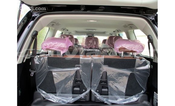 Acheter Import Voiture Toyota Land Cruiser Noir à Import - Dubai, Attapeu Province Acheter Import Voiture Toyota Land Cruiser Noir à Import - Dubai, Attapeu Province