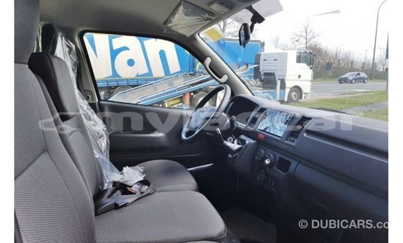 Acheter Import Voiture Toyota Hiace Blanc à Import - Dubai, Attapeu Province Acheter Import Voiture Toyota Hiace Blanc à Import - Dubai, Attapeu Province