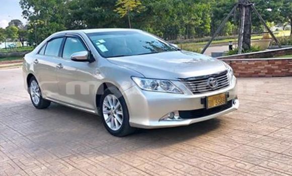 Buy Used Toyota Camry Silver Car in Vientiane in Vientiane Province Buy Used Toyota Camry Silver Car in Vientiane in Vientiane Province