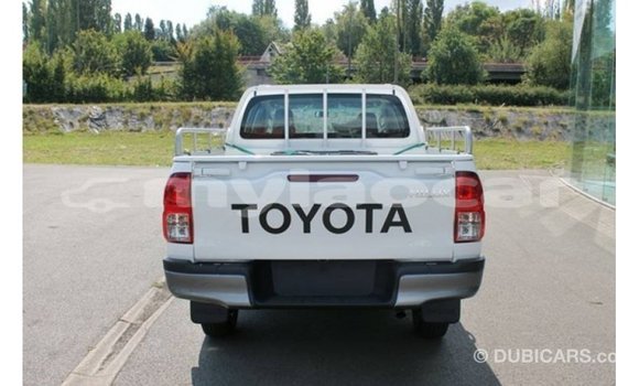 Buy Import Toyota Hilux White Car in Import - Dubai in Attapeu Province Buy Import Toyota Hilux White Car in Import - Dubai in Attapeu Province