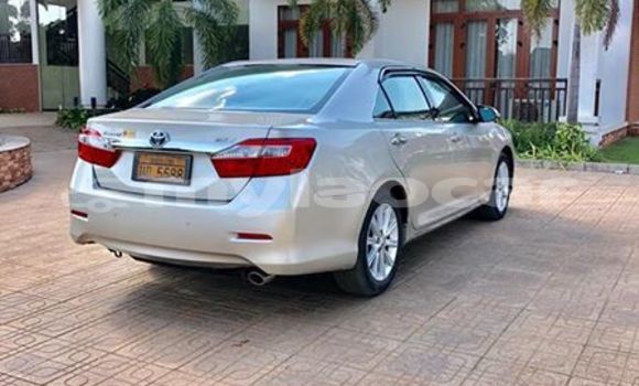 Buy Used Toyota Camry Silver Car in Vientiane in Vientiane Province Buy Used Toyota Camry Silver Car in Vientiane in Vientiane Province