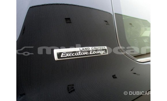 Acheter Import Voiture Toyota Land Cruiser Noir à Import - Dubai, Attapeu Province Acheter Import Voiture Toyota Land Cruiser Noir à Import - Dubai, Attapeu Province