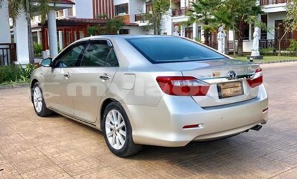 Buy Used Toyota Camry Silver Car in Vientiane in Vientiane Province Buy Used Toyota Camry Silver Car in Vientiane in Vientiane Province