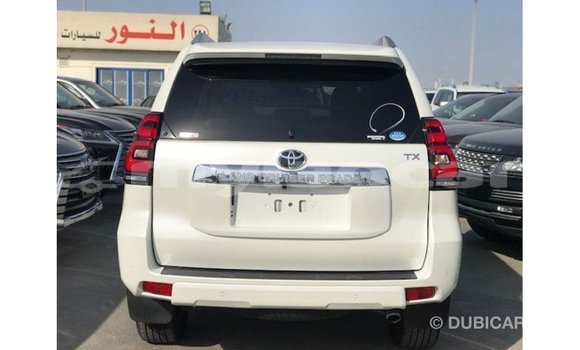 Acheter Import Voiture Toyota Prado Blanc à Import - Dubai, Attapeu Province Acheter Import Voiture Toyota Prado Blanc à Import - Dubai, Attapeu Province