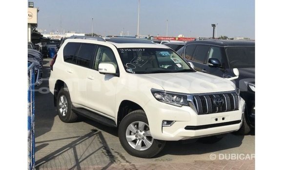 Acheter Import Voiture Toyota Prado Blanc à Import - Dubai, Attapeu Province Acheter Import Voiture Toyota Prado Blanc à Import - Dubai, Attapeu Province