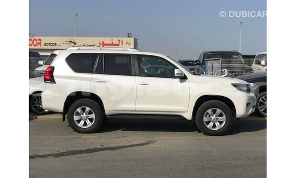 Acheter Import Voiture Toyota Prado Blanc à Import - Dubai, Attapeu Province Acheter Import Voiture Toyota Prado Blanc à Import - Dubai, Attapeu Province