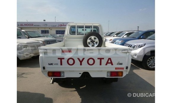 Buy Import Toyota Land Cruiser White Car in Import - Dubai in Attapeu Province Buy Import Toyota Land Cruiser White Car in Import - Dubai in Attapeu Province
