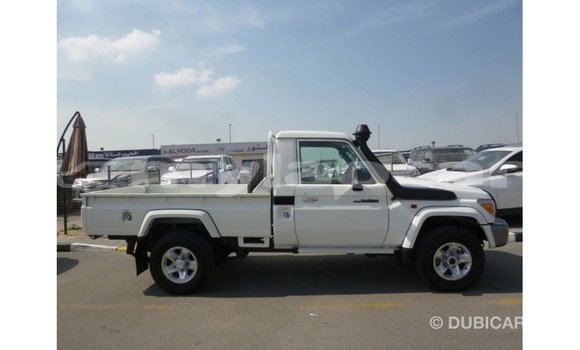 Buy Import Toyota Land Cruiser White Car in Import - Dubai in Attapeu Province Buy Import Toyota Land Cruiser White Car in Import - Dubai in Attapeu Province