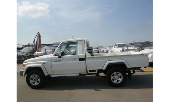 Buy Import Toyota Land Cruiser White Car in Import - Dubai in Attapeu Province Buy Import Toyota Land Cruiser White Car in Import - Dubai in Attapeu Province