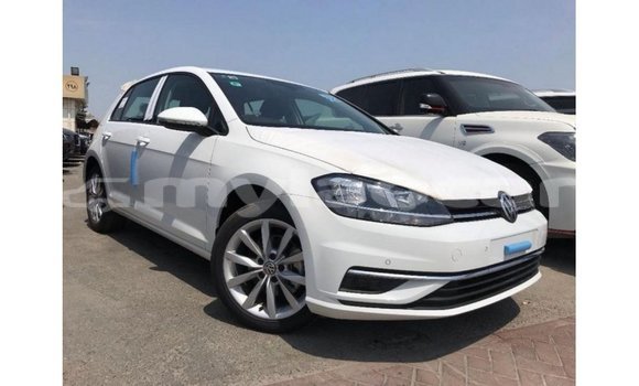 Buy Import Volkswagen Golf White Car in Import - Dubai in Attapeu Province