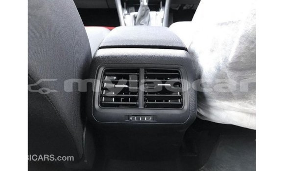 Buy Import Volkswagen Golf White Car in Import - Dubai in Attapeu Province Buy Import Volkswagen Golf White Car in Import - Dubai in Attapeu Province