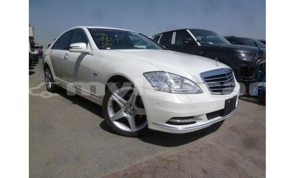 Buy Import Mercedes-Benz 190 (W201) White Car in Import - Dubai in Attapeu Province Buy Import Mercedes-Benz 190 (W201) White Car in Import - Dubai in Attapeu Province