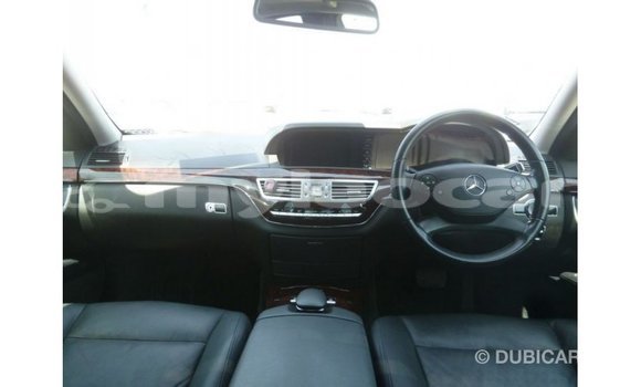 Buy Import Mercedes-Benz 190 (W201) White Car in Import - Dubai in Attapeu Province Buy Import Mercedes-Benz 190 (W201) White Car in Import - Dubai in Attapeu Province